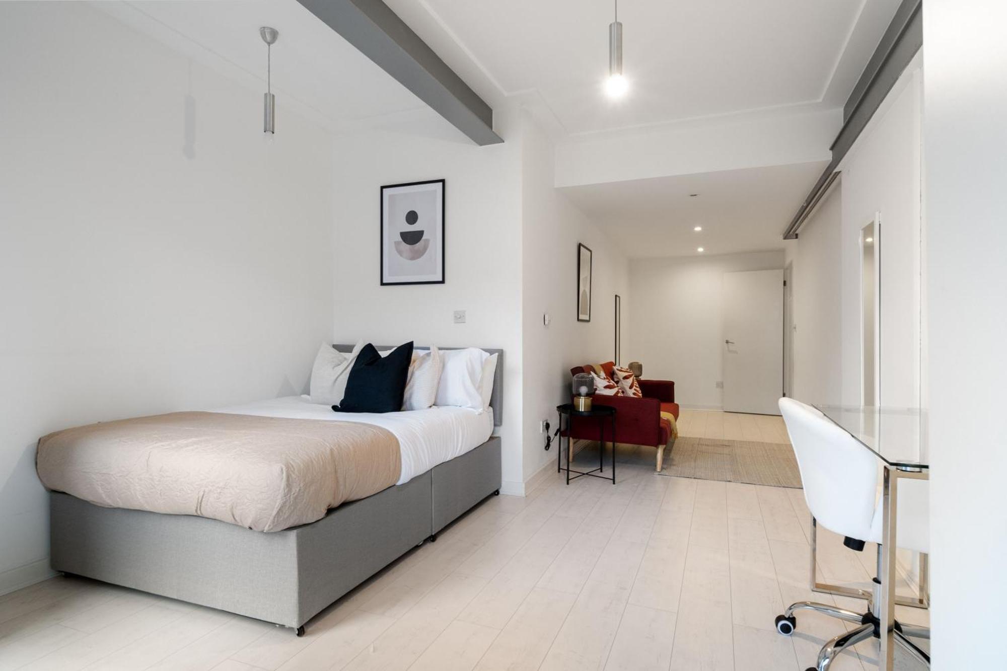 Livestay - Modern Two Bed In Stratford Apartment *