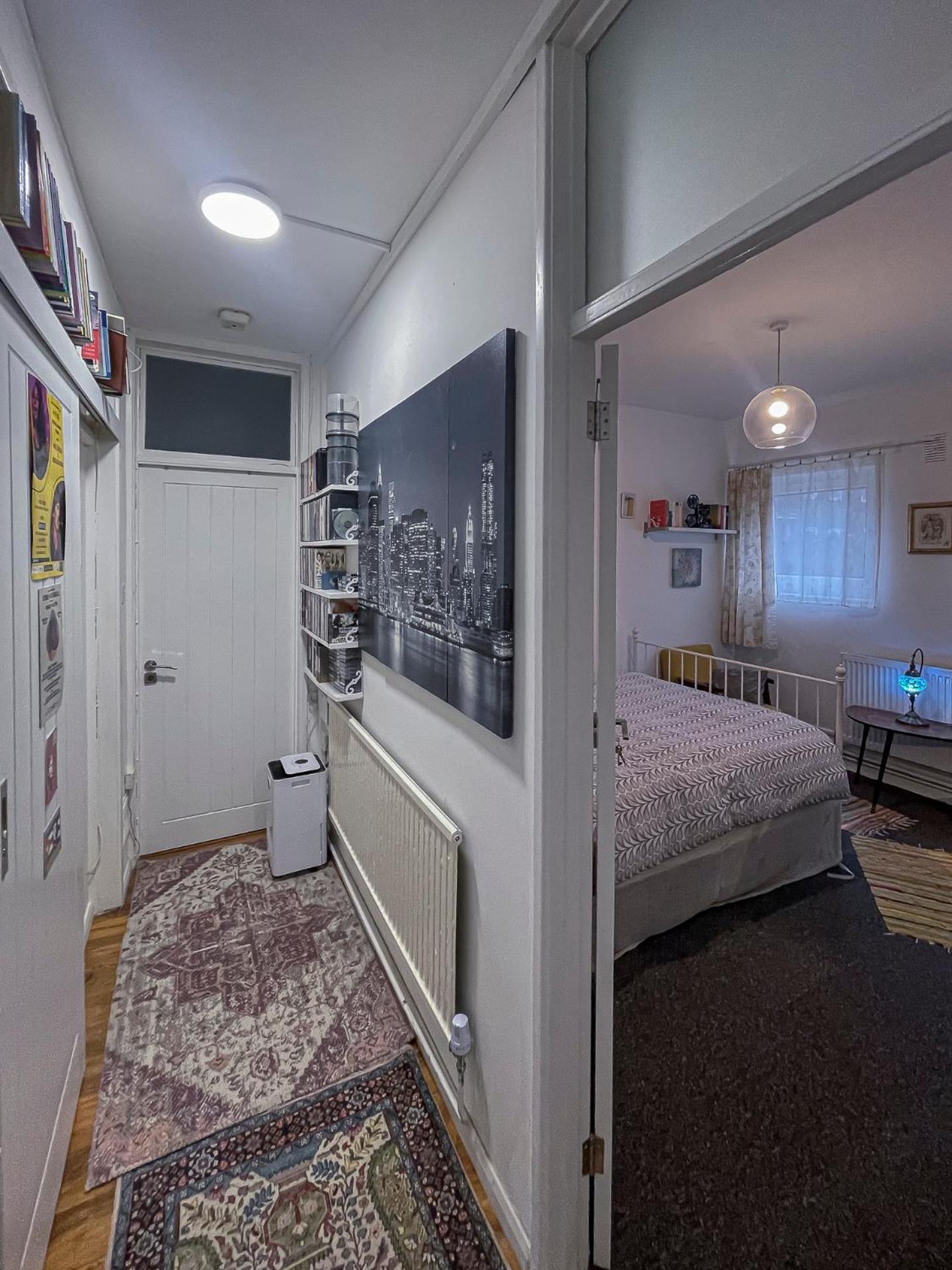 Hospedagem domiciliar Centrally Located Comfortable In *