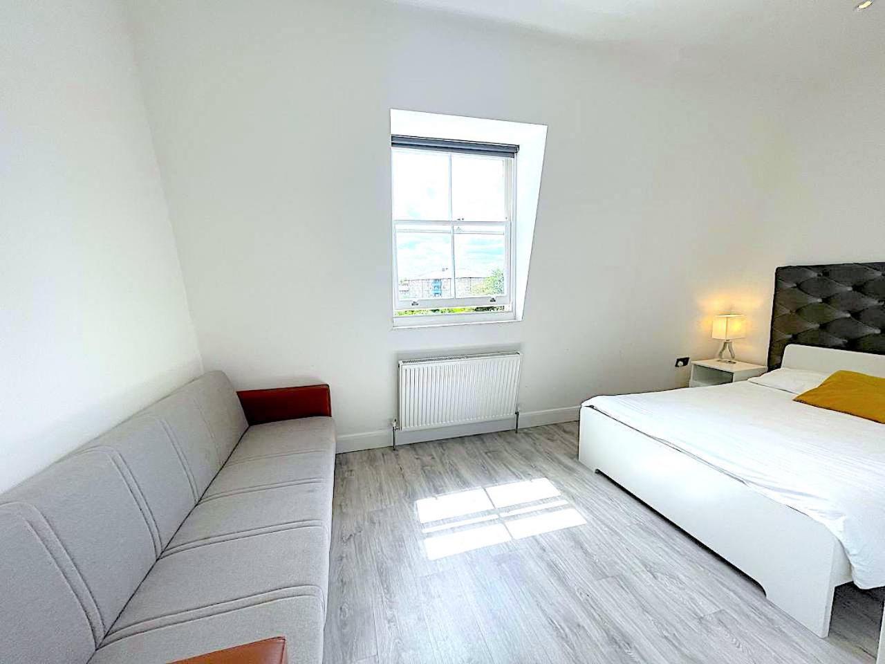 Harrow Apartment *