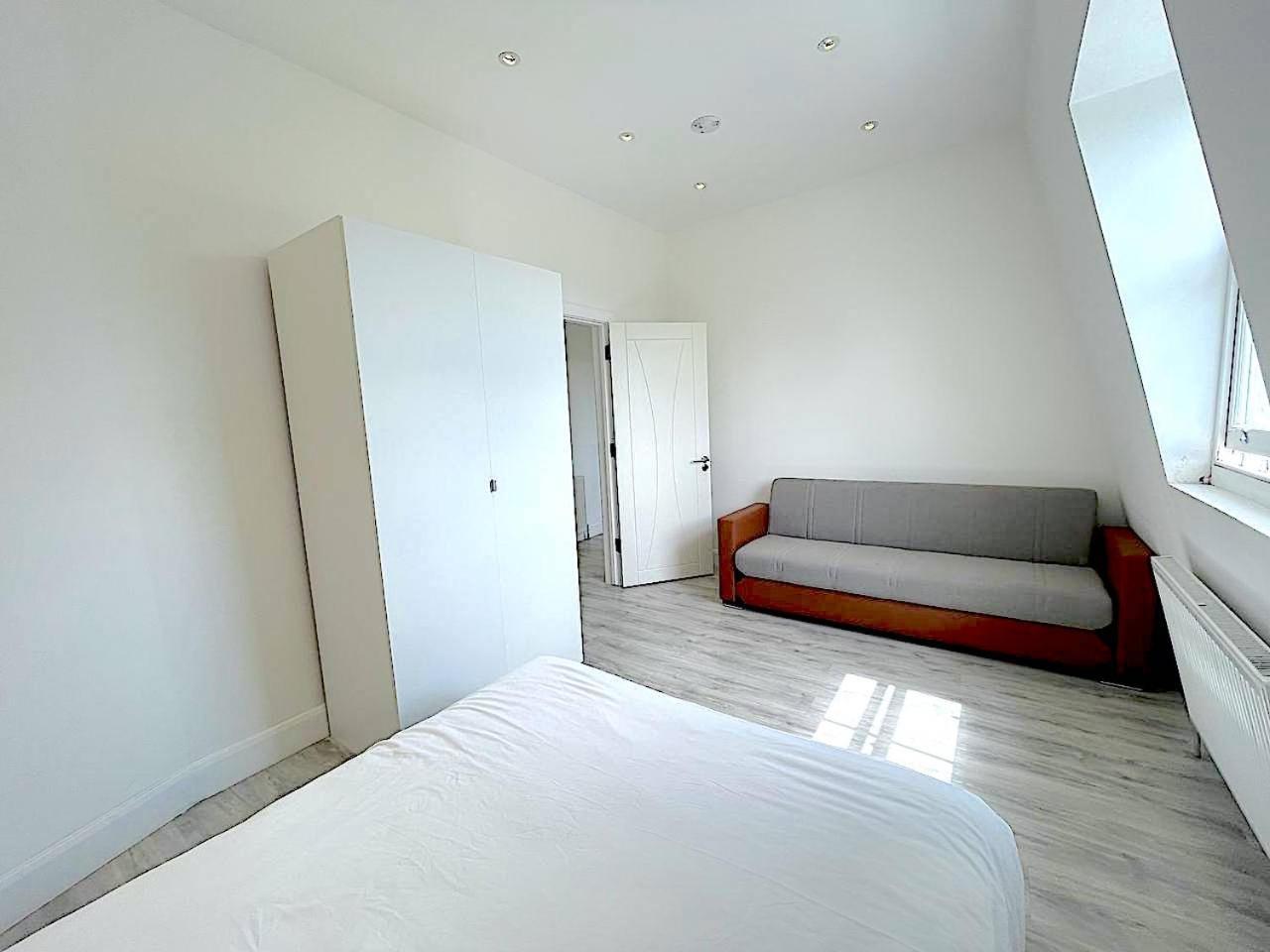 Harrow Apartment *