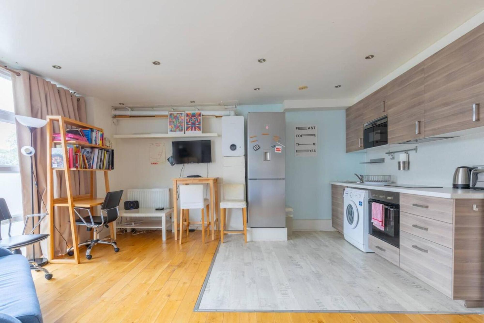 Apartment Spacious Studio In Kennington *