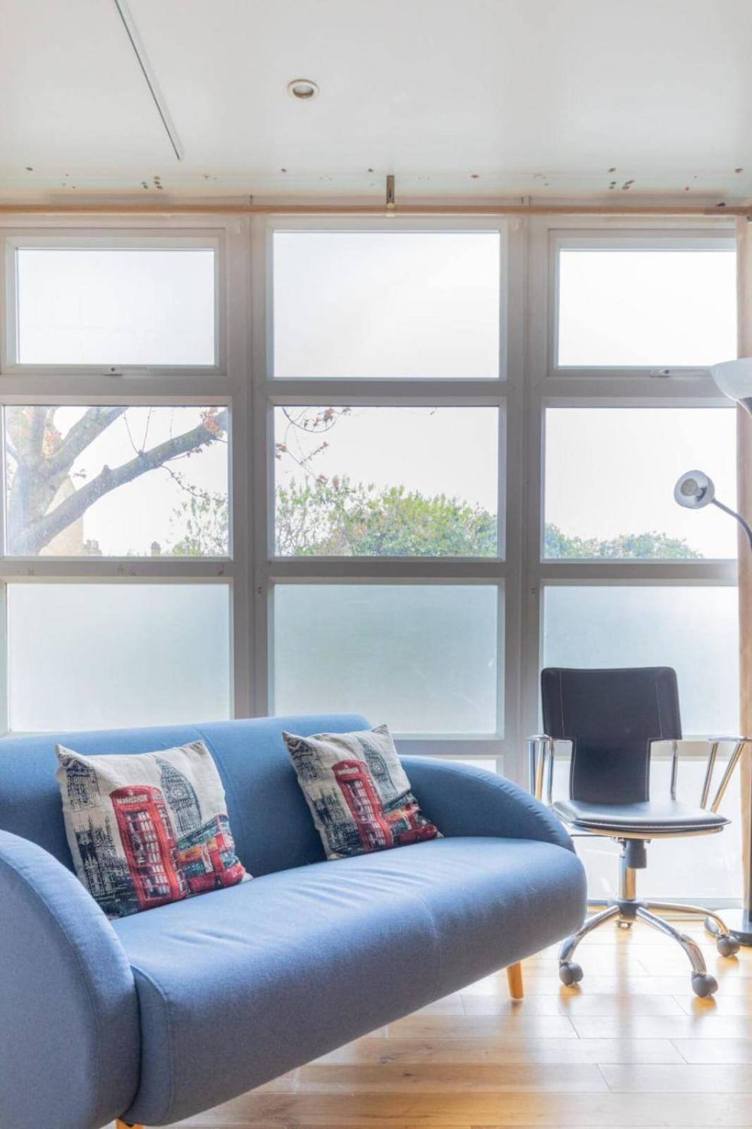 Spacious Studio In Kennington Apartment *