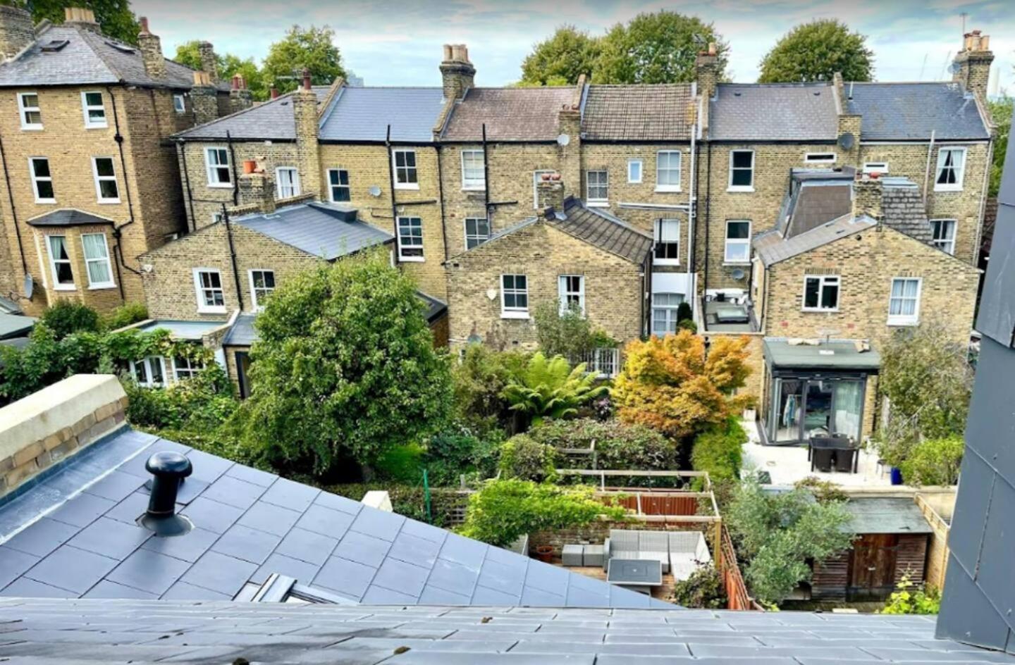 Bright Quiet Loft Ensuite Serene Clapham Area Holiday home London