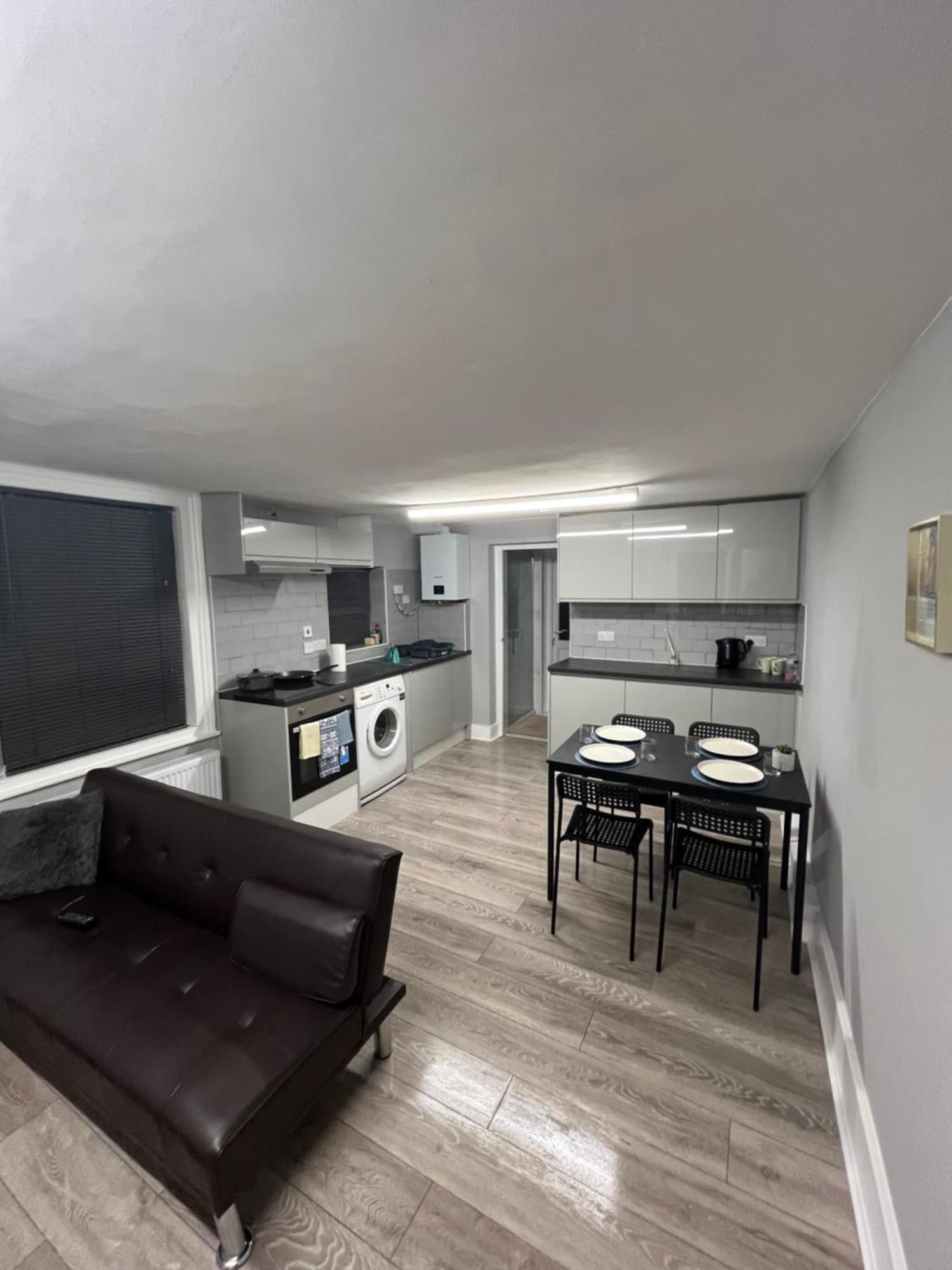 Super 2 Bed Flat Londres