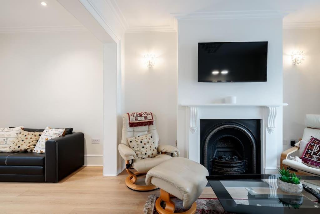 Luxury 3brs House In The Heart Of Victoria London