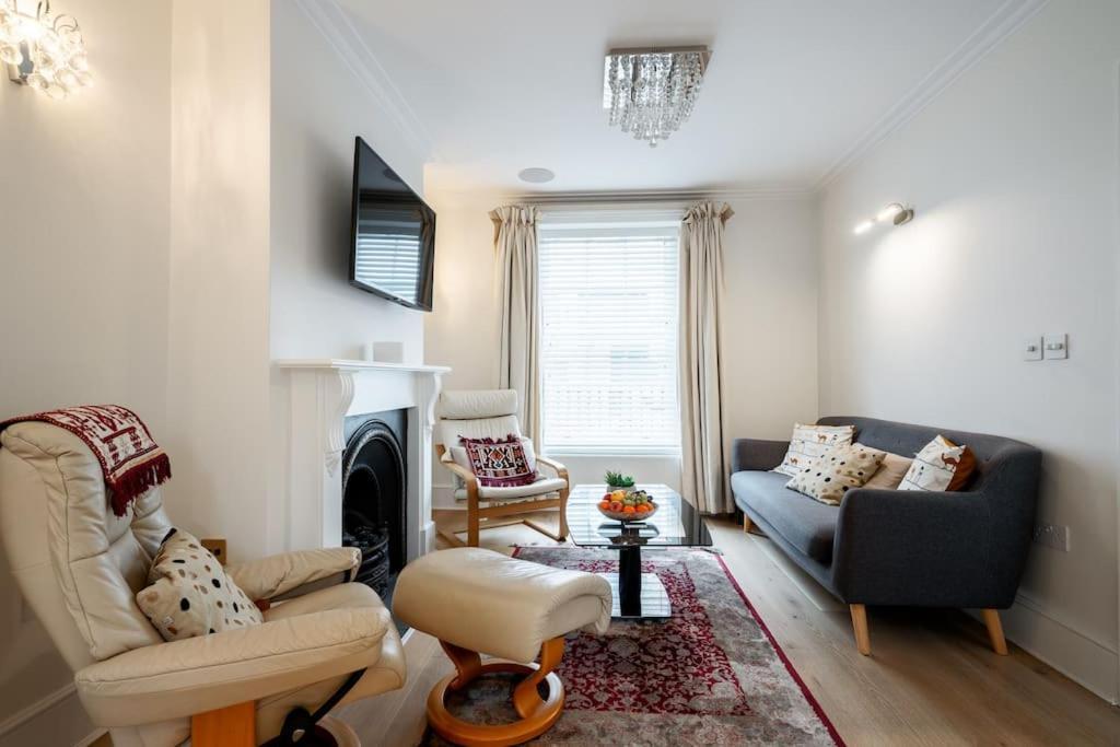 Villa Luxury 3brs House In The Heart Of Victoria *