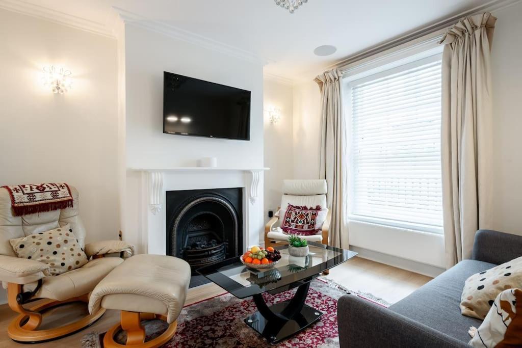 Villa Luxury 3brs House In The Heart Of Victoria *