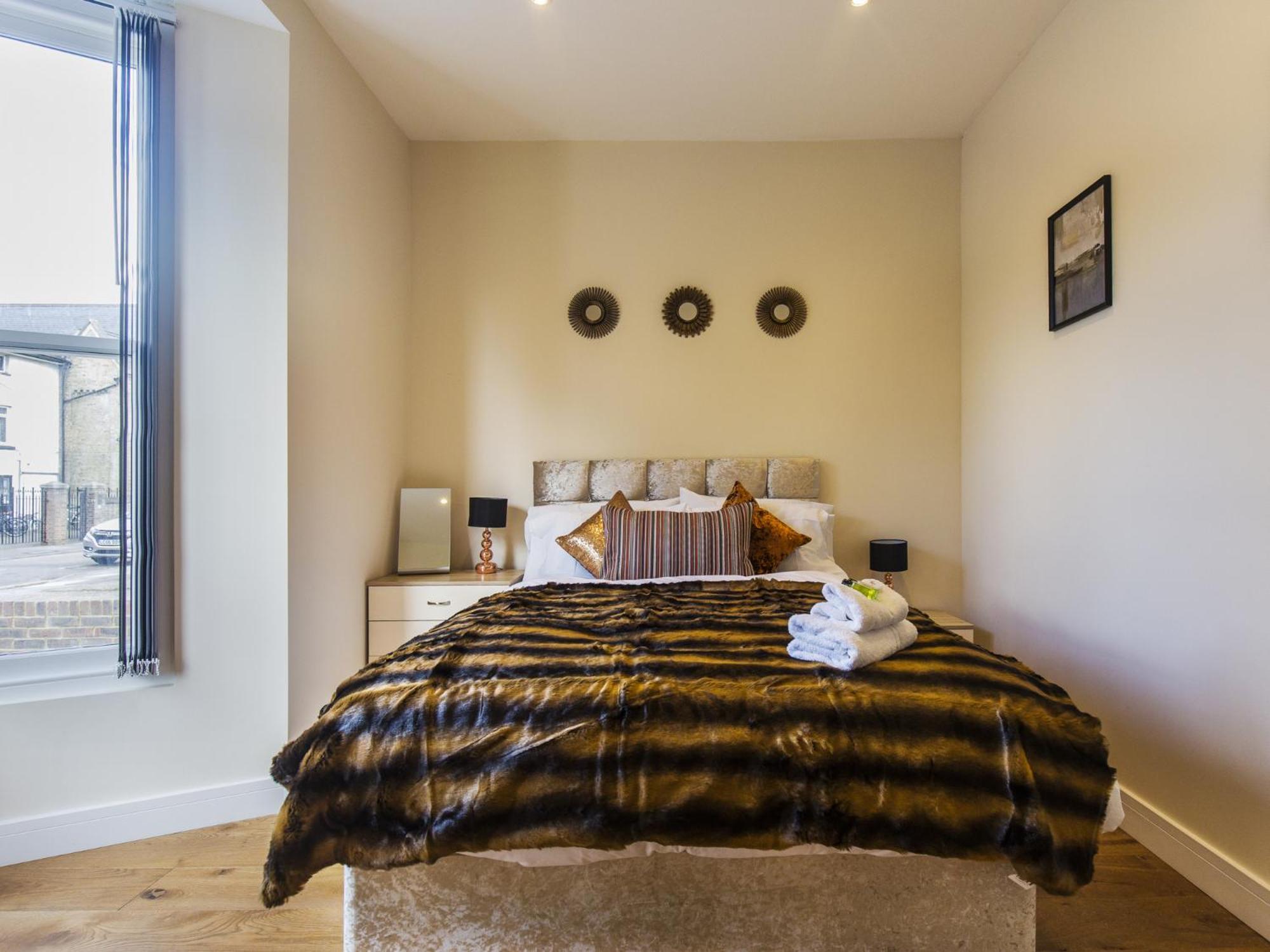 Ealing Queen Of The Suburbs One Bedroom Pass The Keys Apartment *