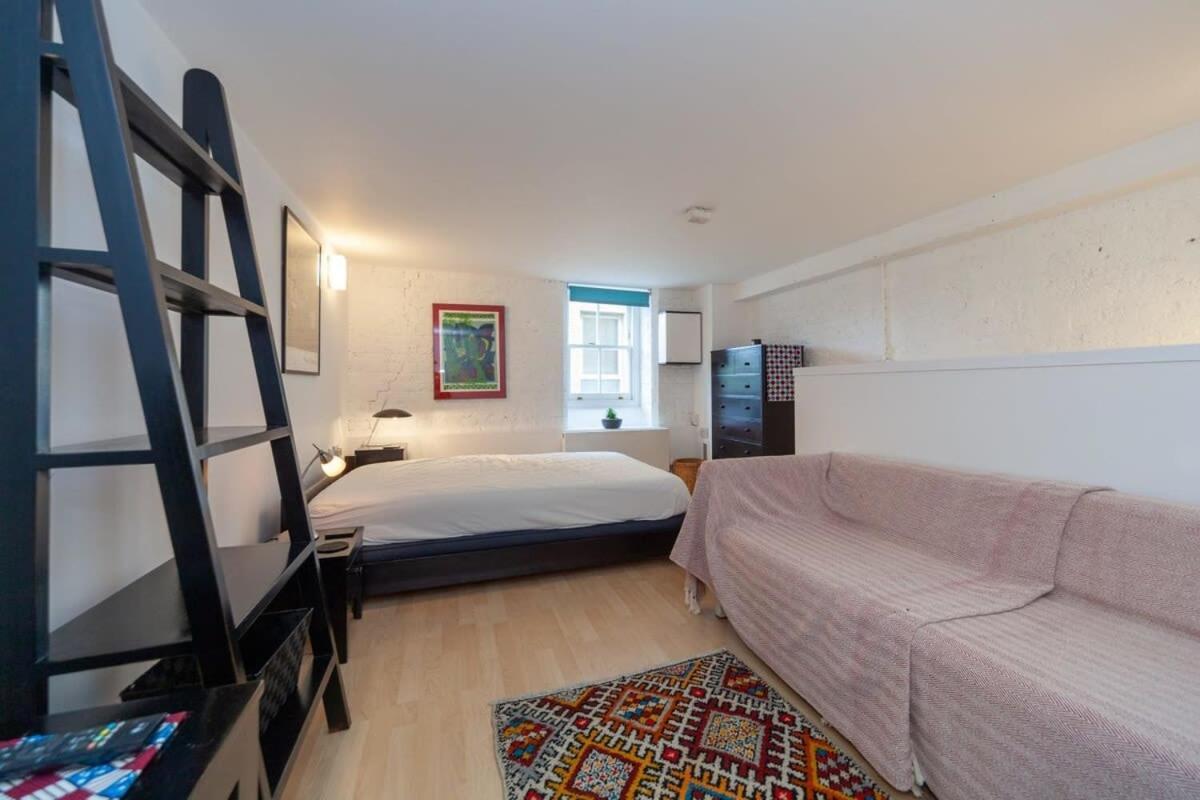 Charming 1 Bedroom In Old School House Apartment *