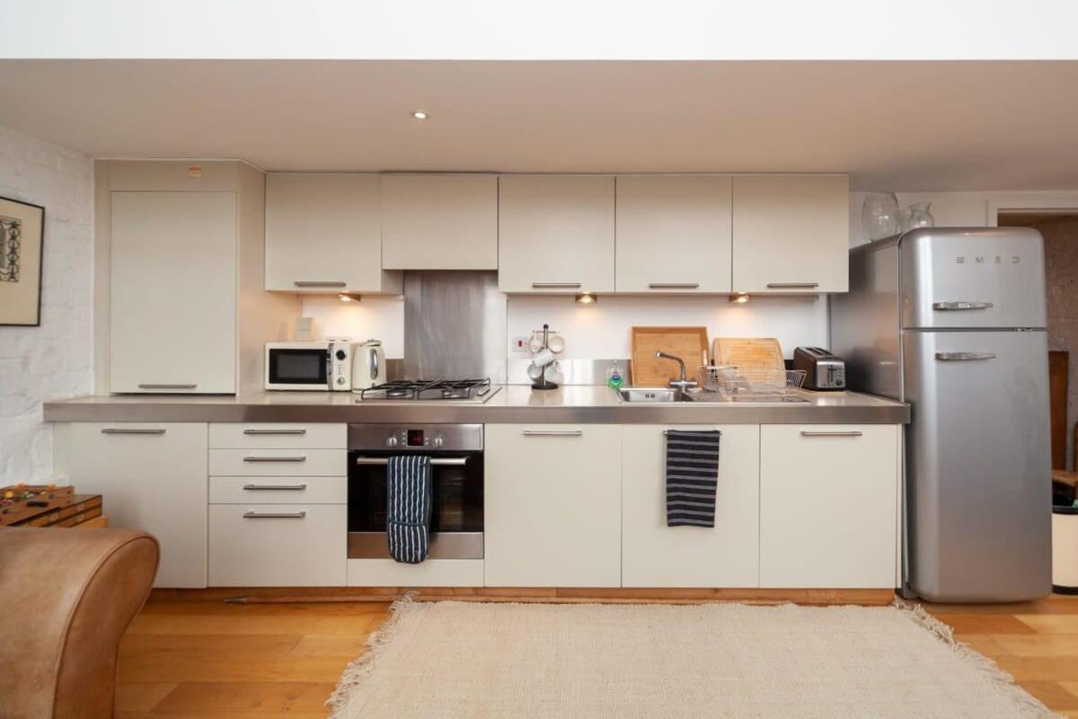 Charming 1 Bedroom In Old School House * London