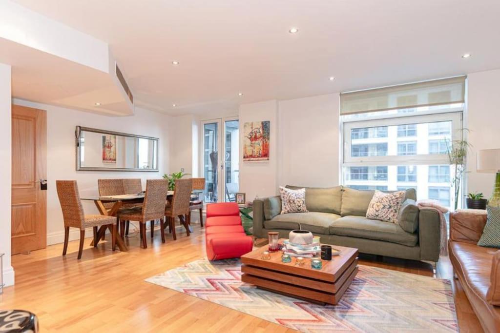 Charming Two Bedroom With Balcony Apartment London