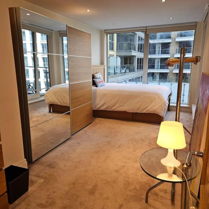 Charming Two Bedroom With Balcony Apartment *