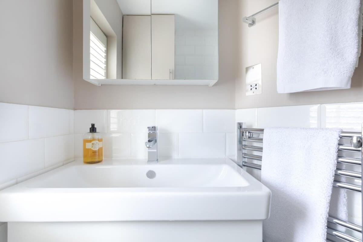 Stylish With Private Rooftop In Covent Garden Apartment *