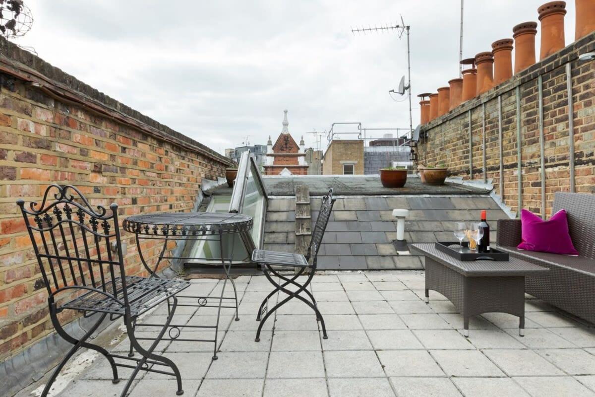 Stylish With Private Rooftop In Covent Garden Apartment London