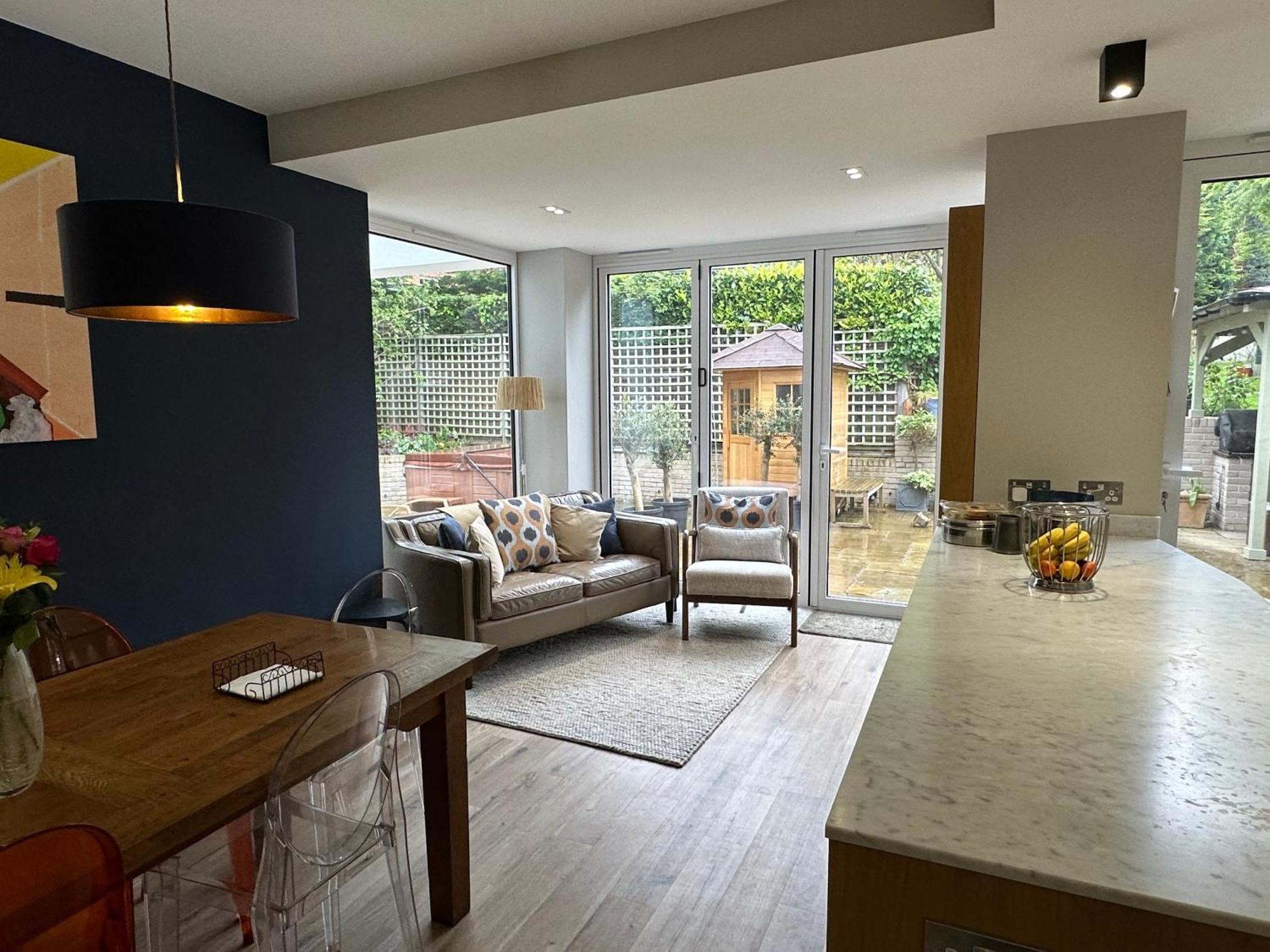 Holiday home Wimbledon Tennis House With Hot Tub; 4 Minute Walk London