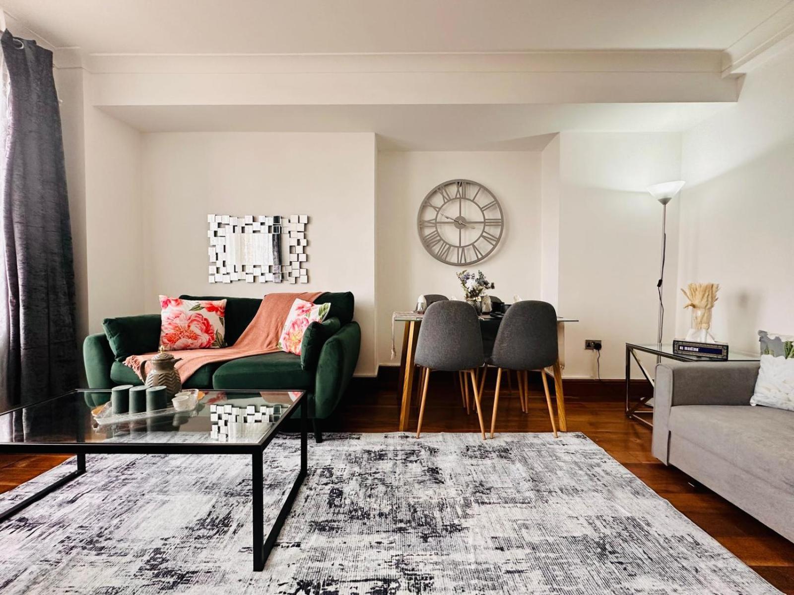 Stunning Flat Next To Hyde Park London