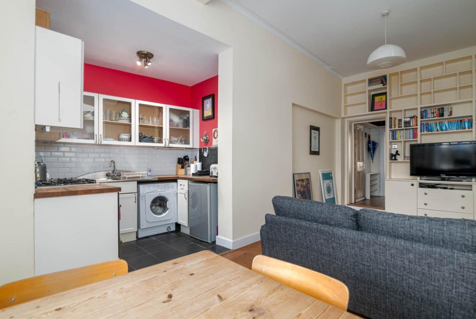 Guestready - Former Pub-turned-one Bedroom Flat London
