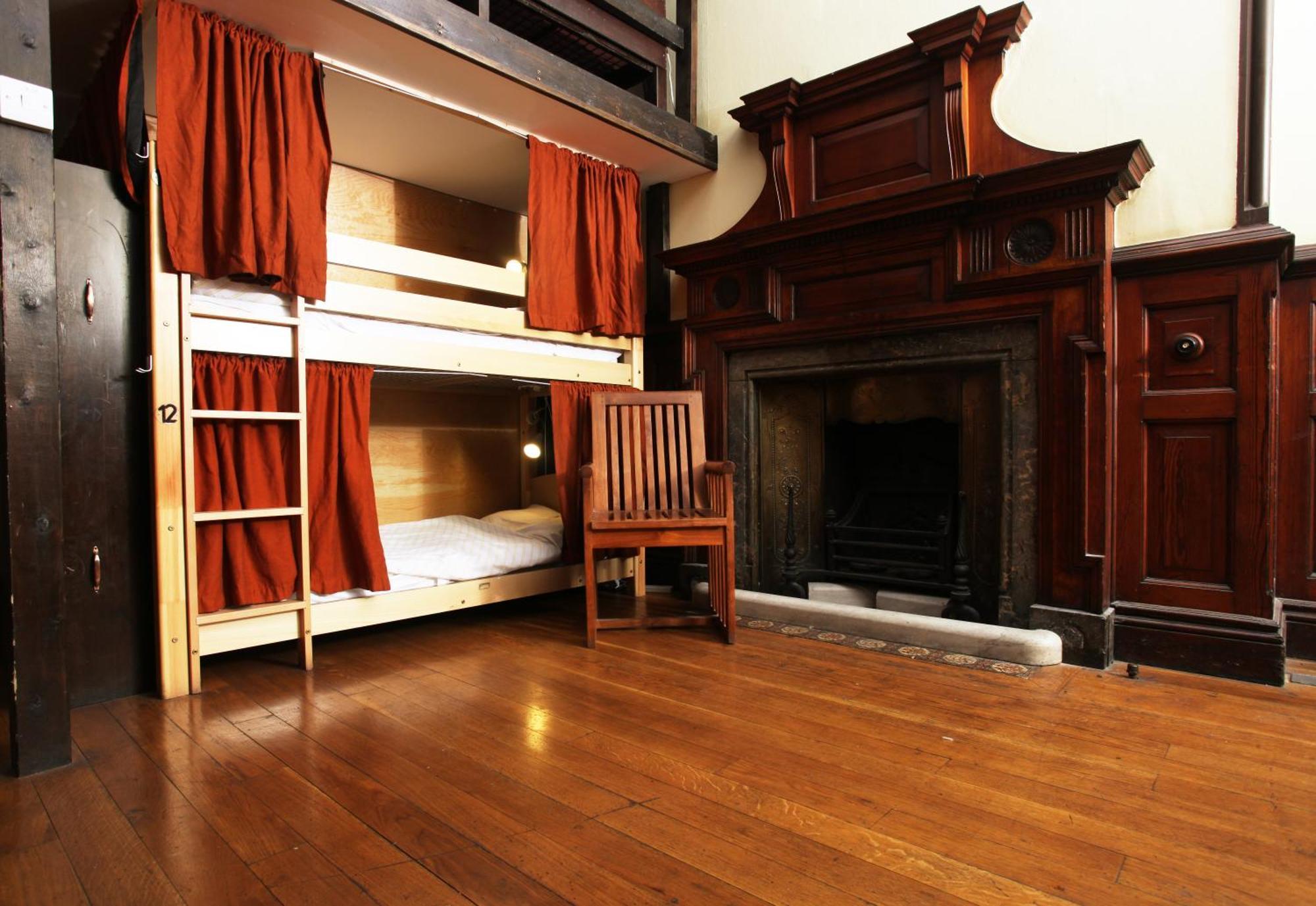Palmers Swiss Hostel *