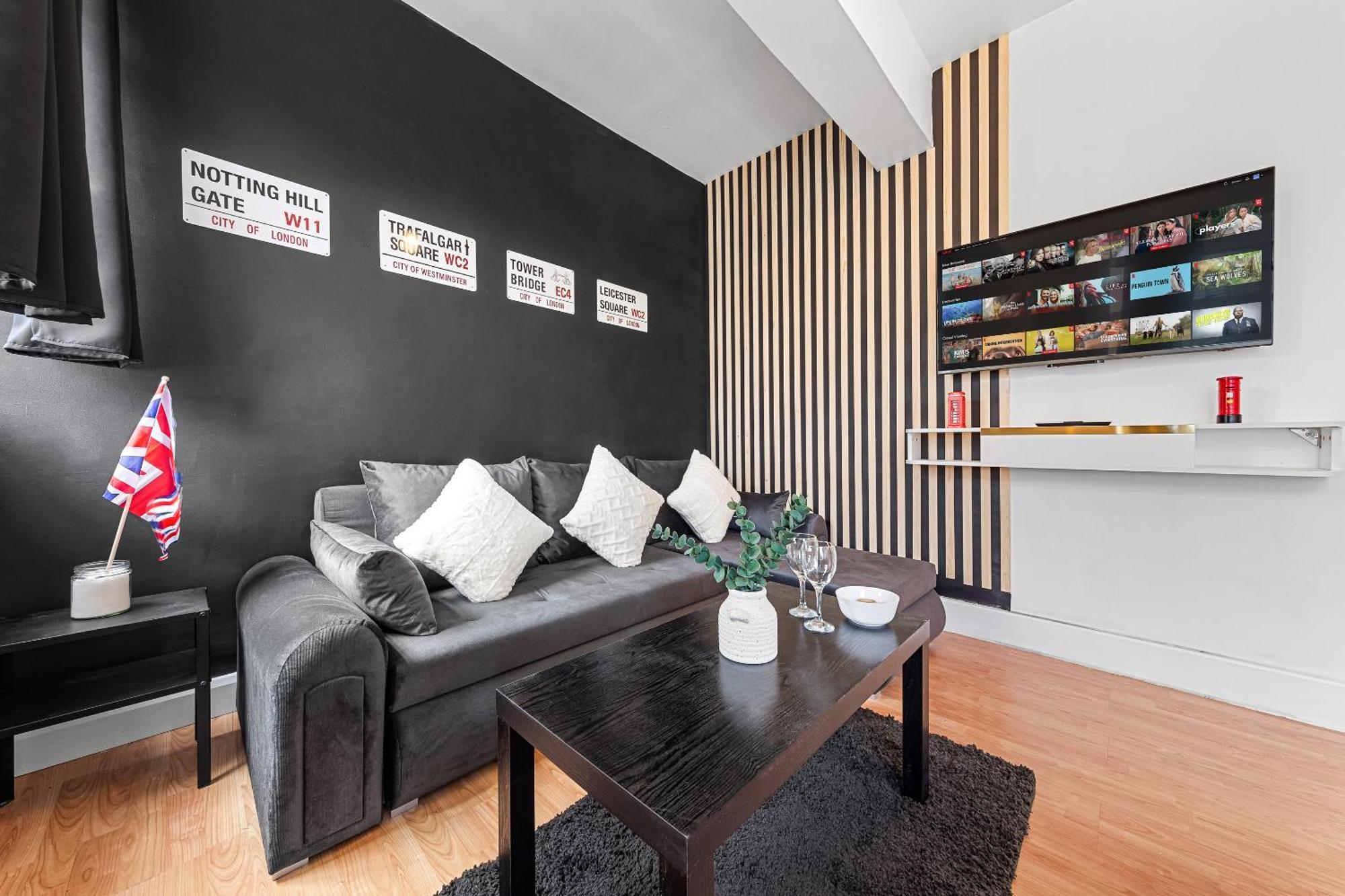 Paddington Station Paradise For Up To 4 Guests! Dream 2 Mins Walk From Station With Extra Double Sofa Bed! * London
