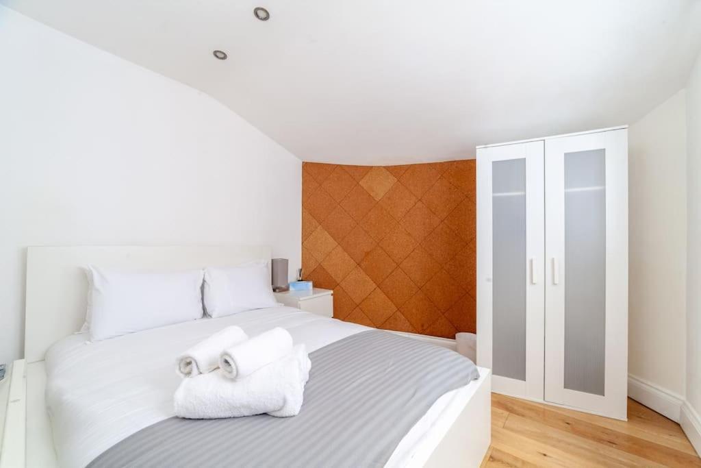 Spacious Retreat 2-bed In Popular Camden Town Apartamento Londres