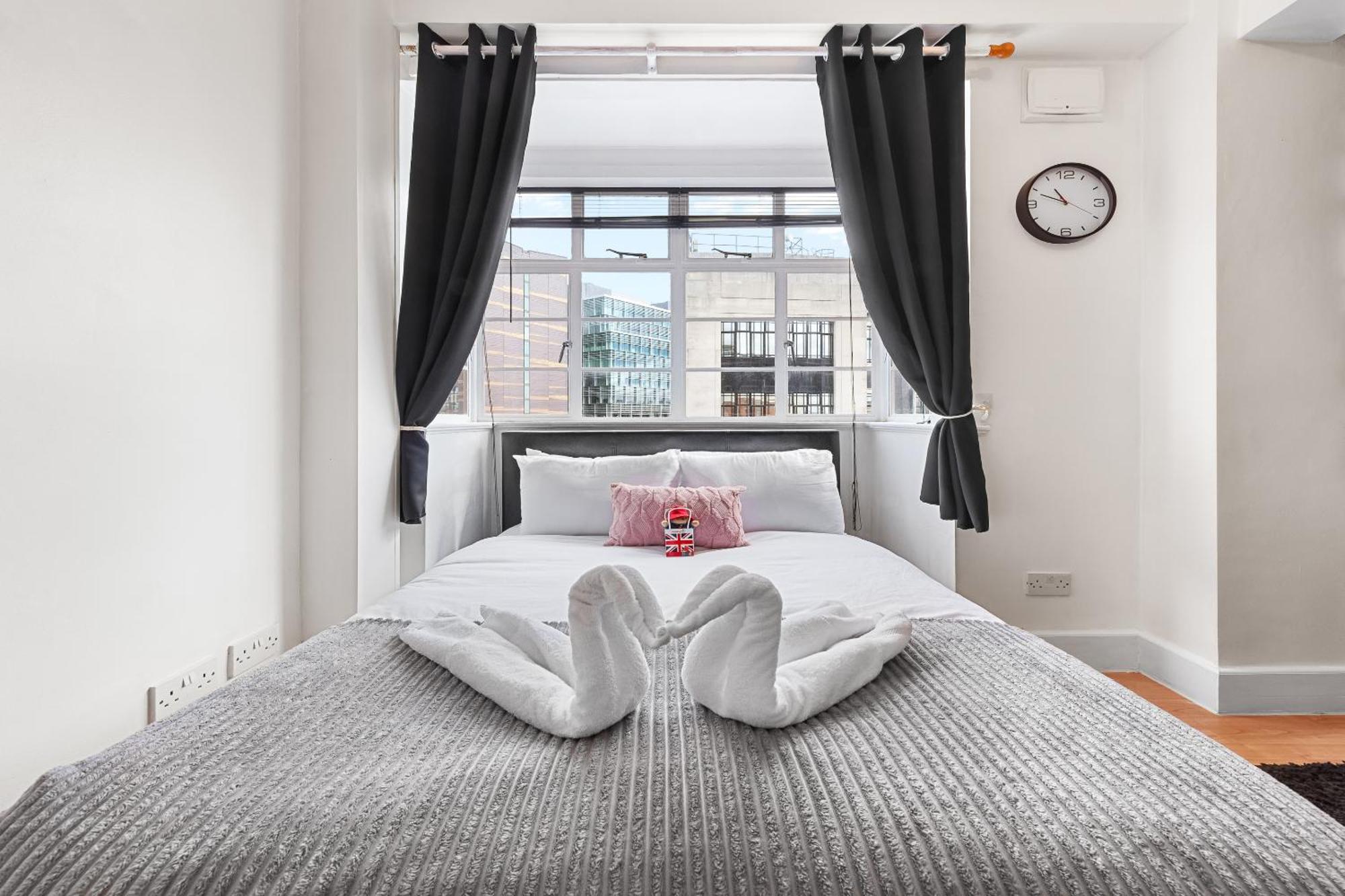 Paddington Station Paradise For Up To 4 Guests! Dream 2 Mins Walk From Station With Extra Double Sofa Bed! London