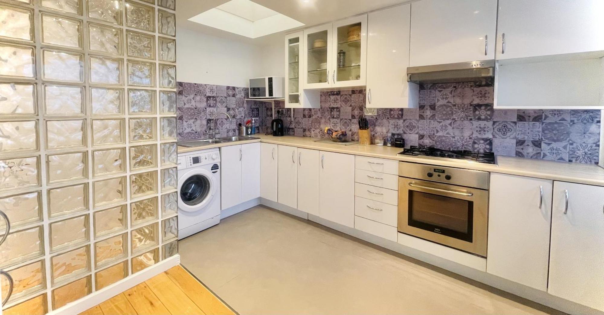 Apartment Newly Renovated 2br In The Heart Of
