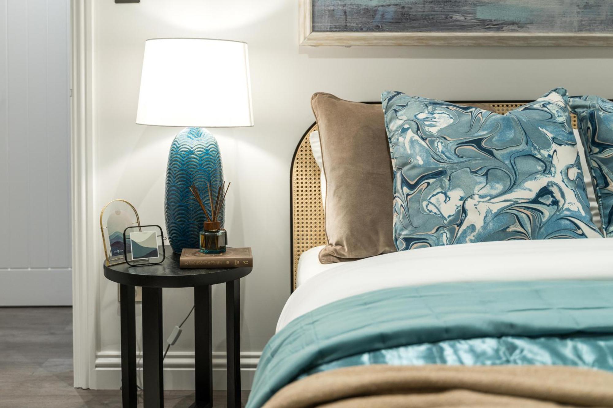 Bc1 Westkensington-baronscourt-luxuryonebed-10minpicadilly * London