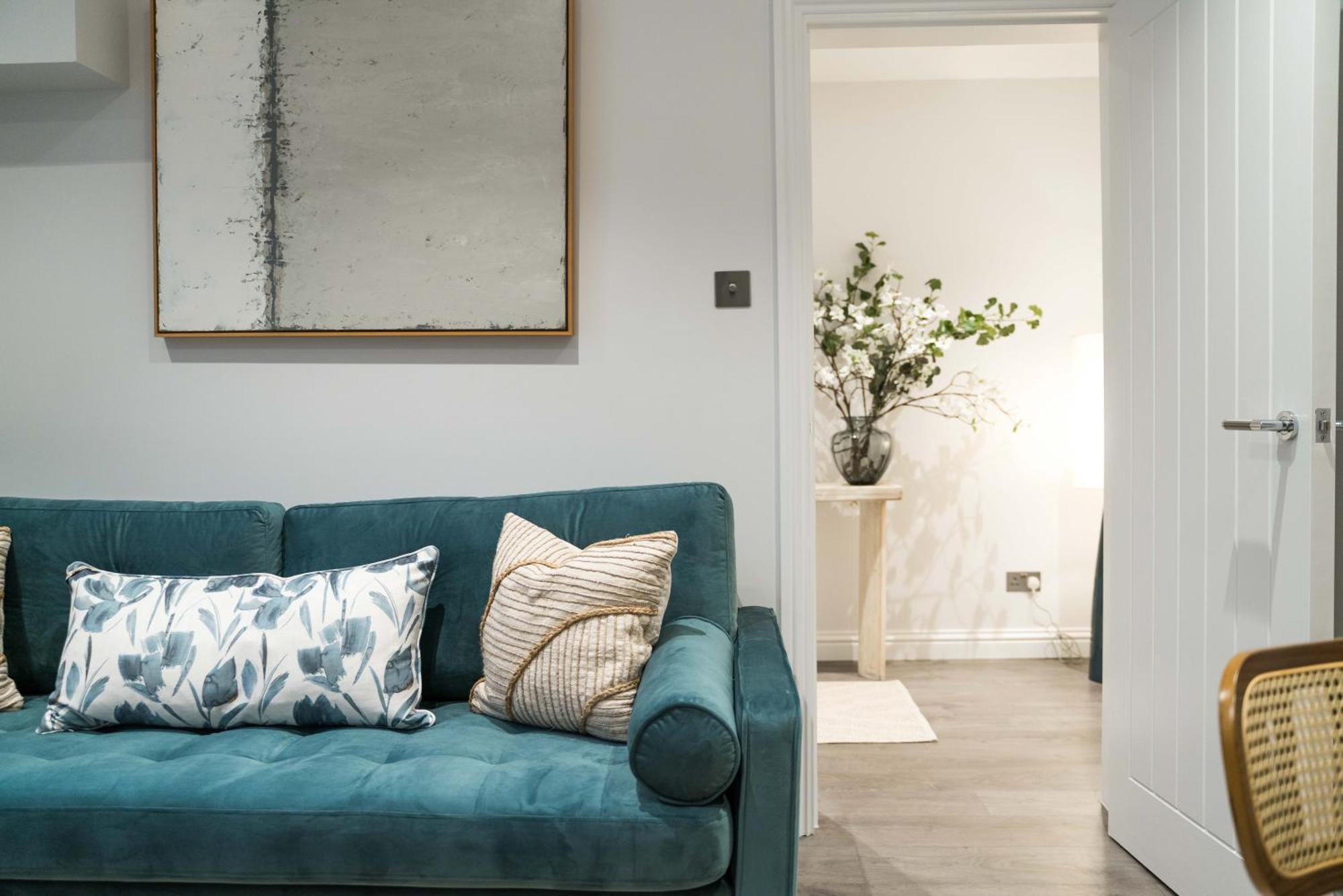 Apartment Bc1 Westkensington-baronscourt-luxuryonebed-10minpicadilly London