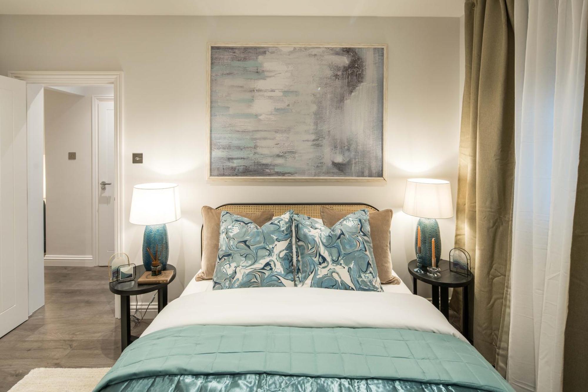 Bc1 Westkensington-baronscourt-luxuryonebed-10minpicadilly London
