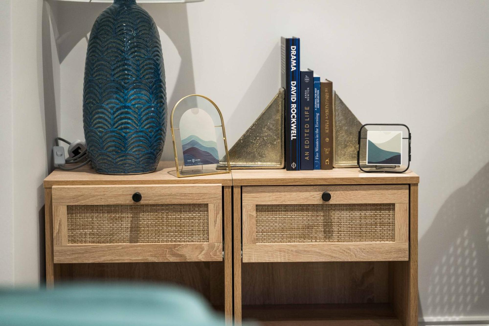 Bc1 Westkensington-baronscourt-luxuryonebed-10minpicadilly Apartment London