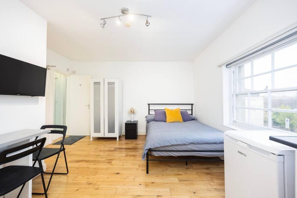 Apartment Islington- Offord Road