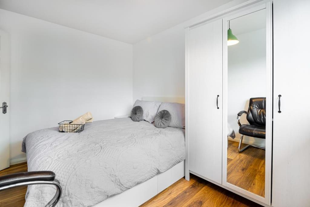 Casa de hóspedes Immaculate Refurbished House