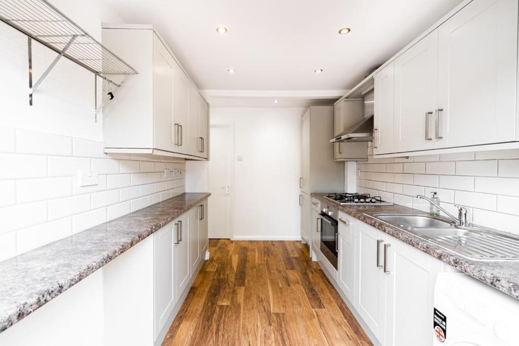 Immaculate Refurbished House Casa de hóspedes Londres