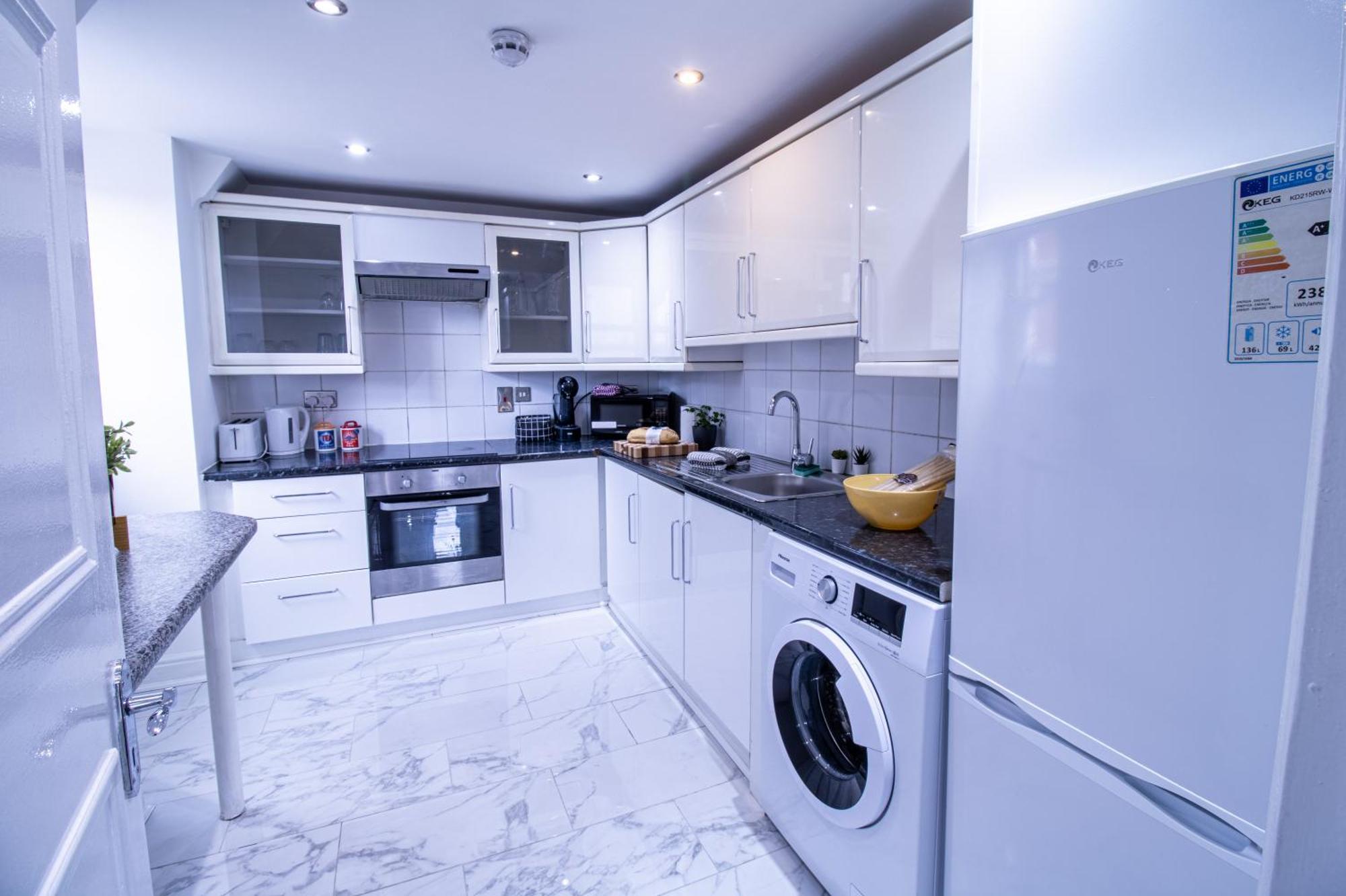 Luxurious 1-bedroom Penthouse On Oxford Street 11g