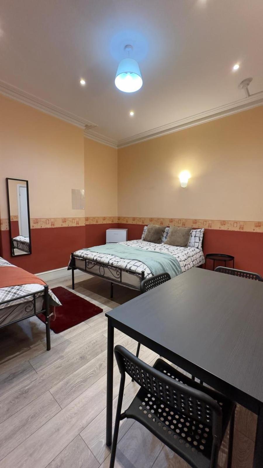 Guest house 25 Minutes To 35 London