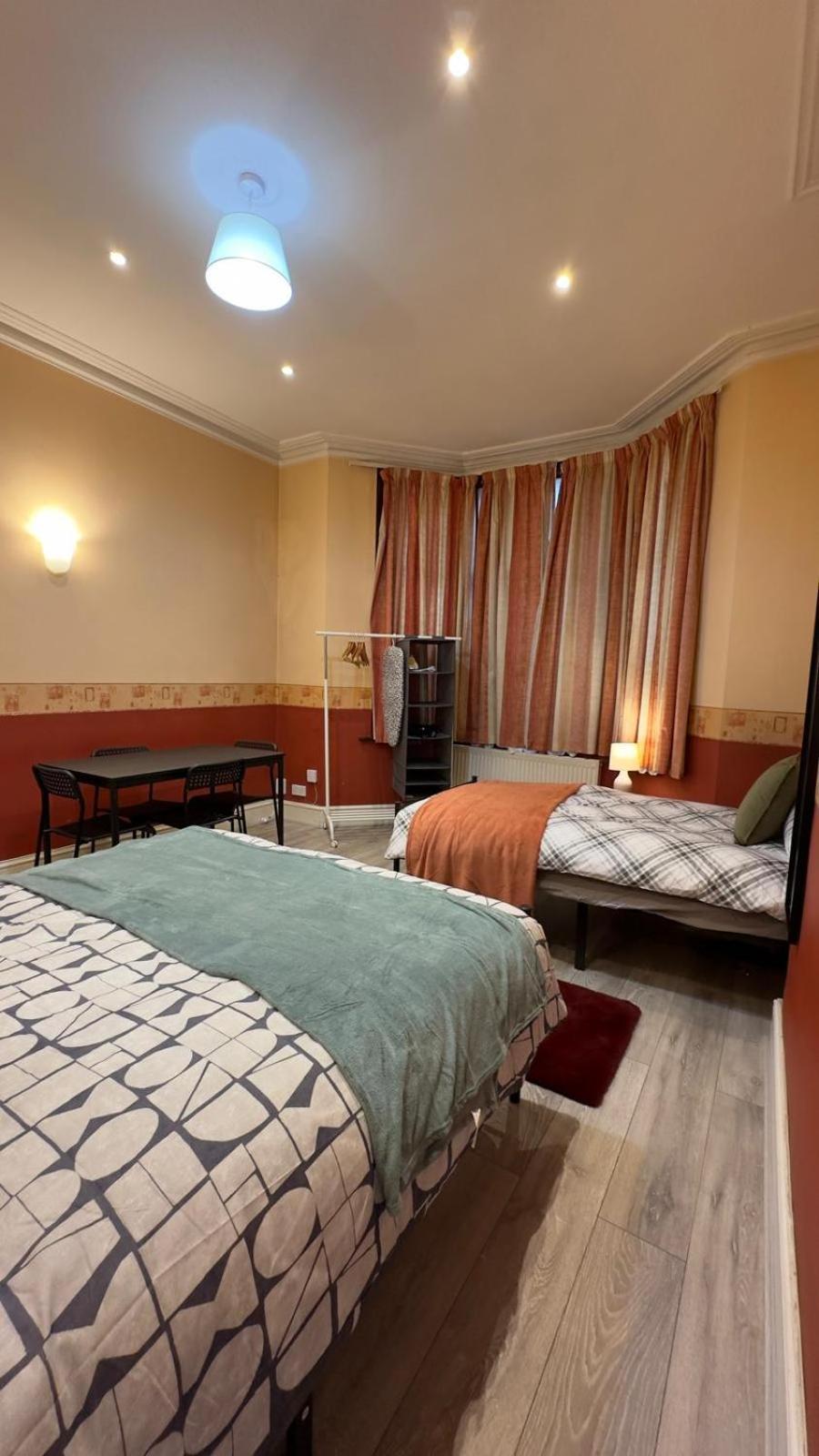 25 Minutes To 35 Guest house