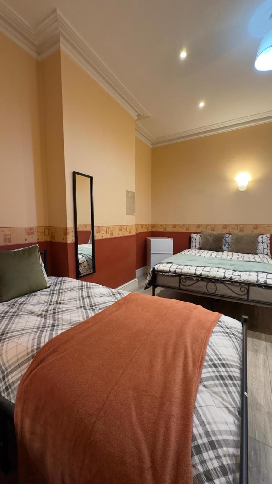 25 Minutes To 35 Guest house London