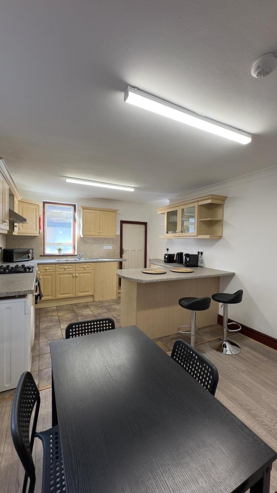 25 Minutes To 35 Guest house *