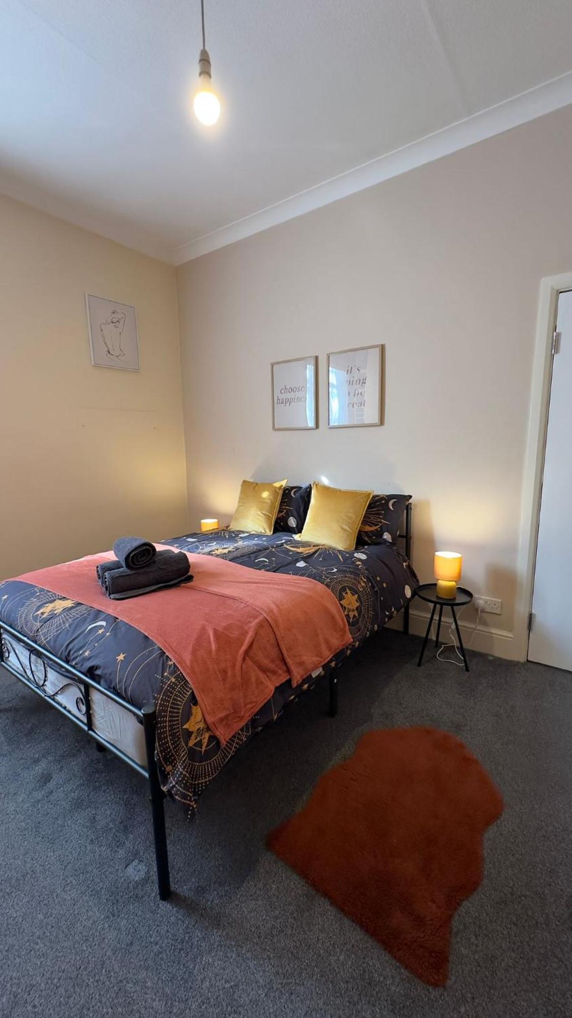 25 Minutes To 35 Guest house *