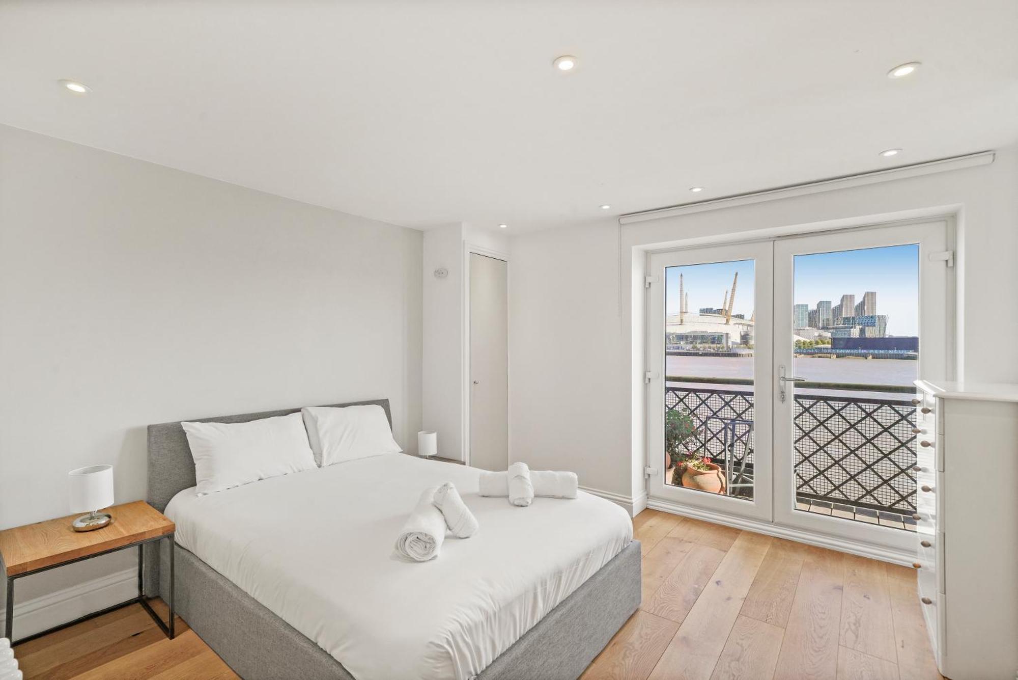 Apartment Monthly Stays! 2 Bedroom Short Term & Flexible Renting Canary Wharf With Free Parking London