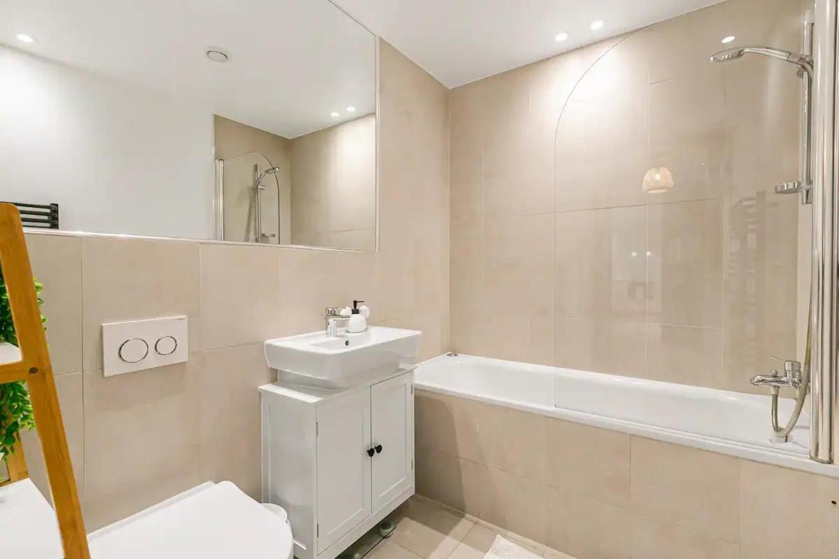 Apartment Luxury Flat With View Battersea Pass The Keys London