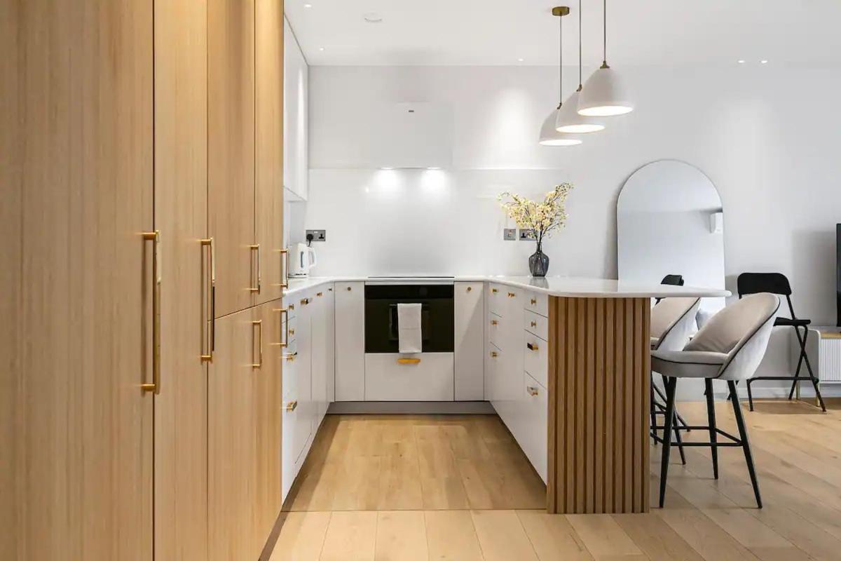 Luxury Flat With View Battersea Pass The Keys *