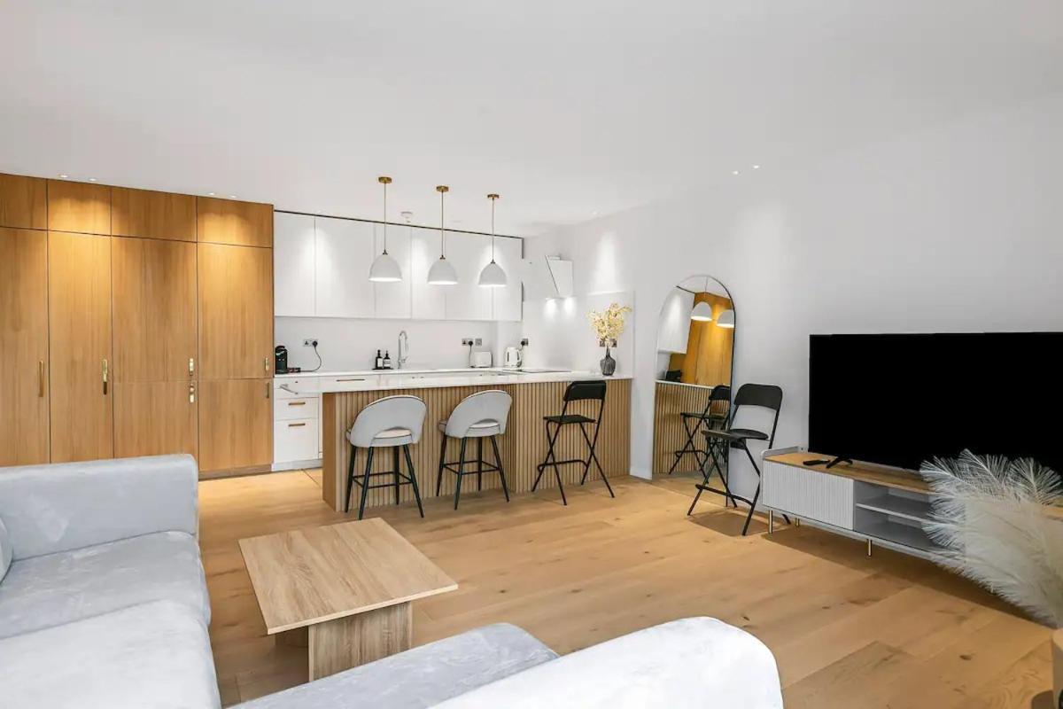Luxury Flat With View Battersea Pass The Keys