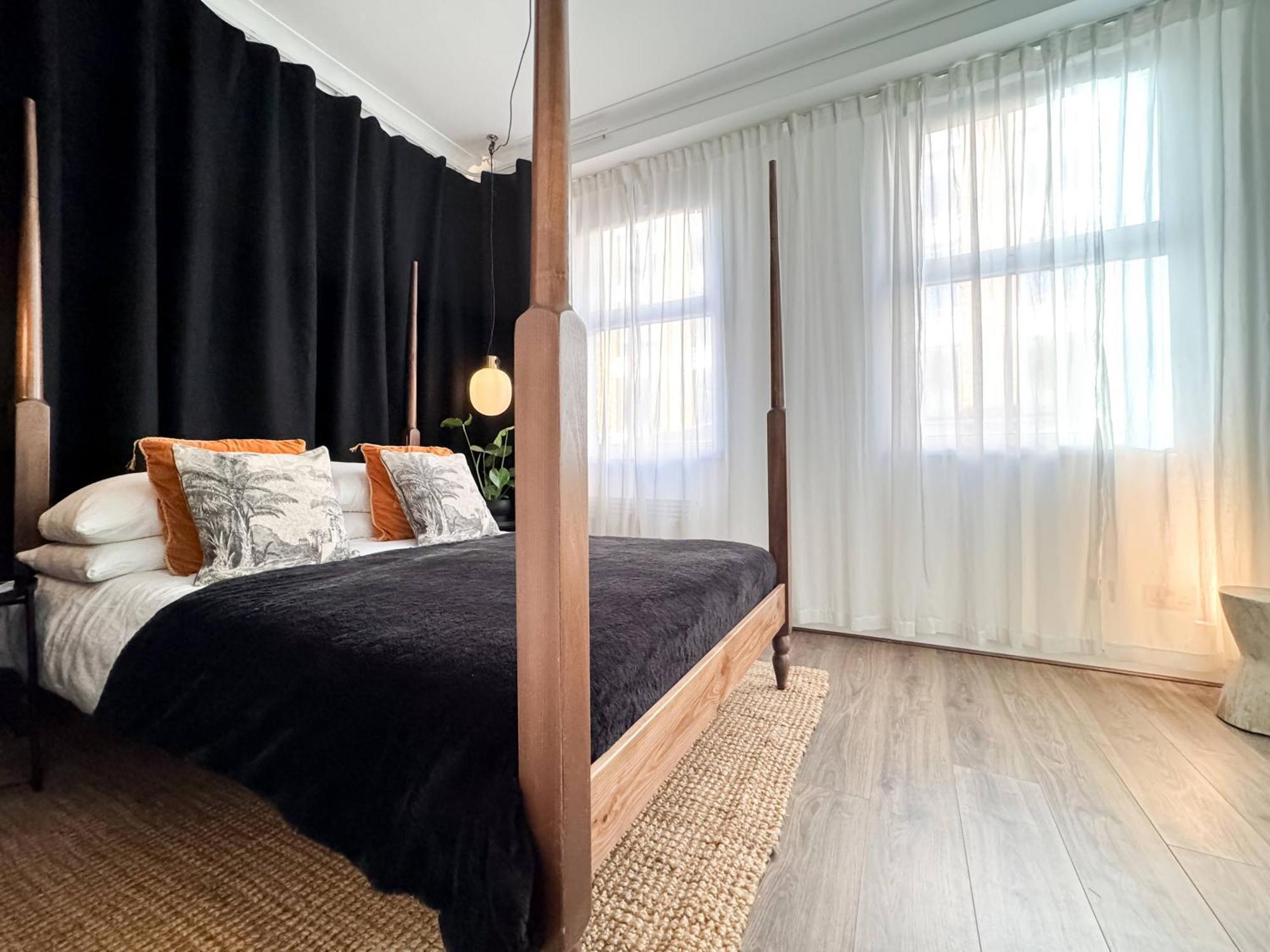 Apartamento Tranquil Oasis W 100inch Cinema & Hammock, By The Design Traveller Londres