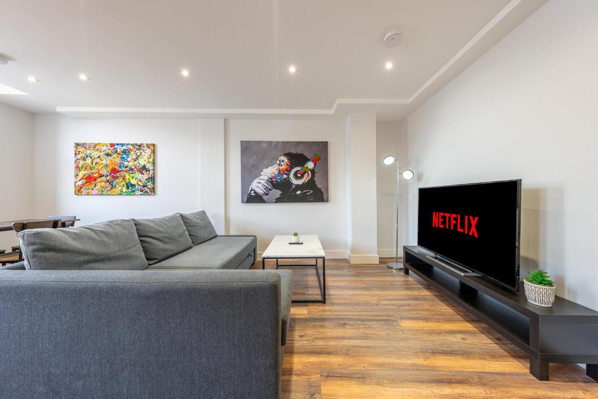 6 - West Brand New Loft Apartment London