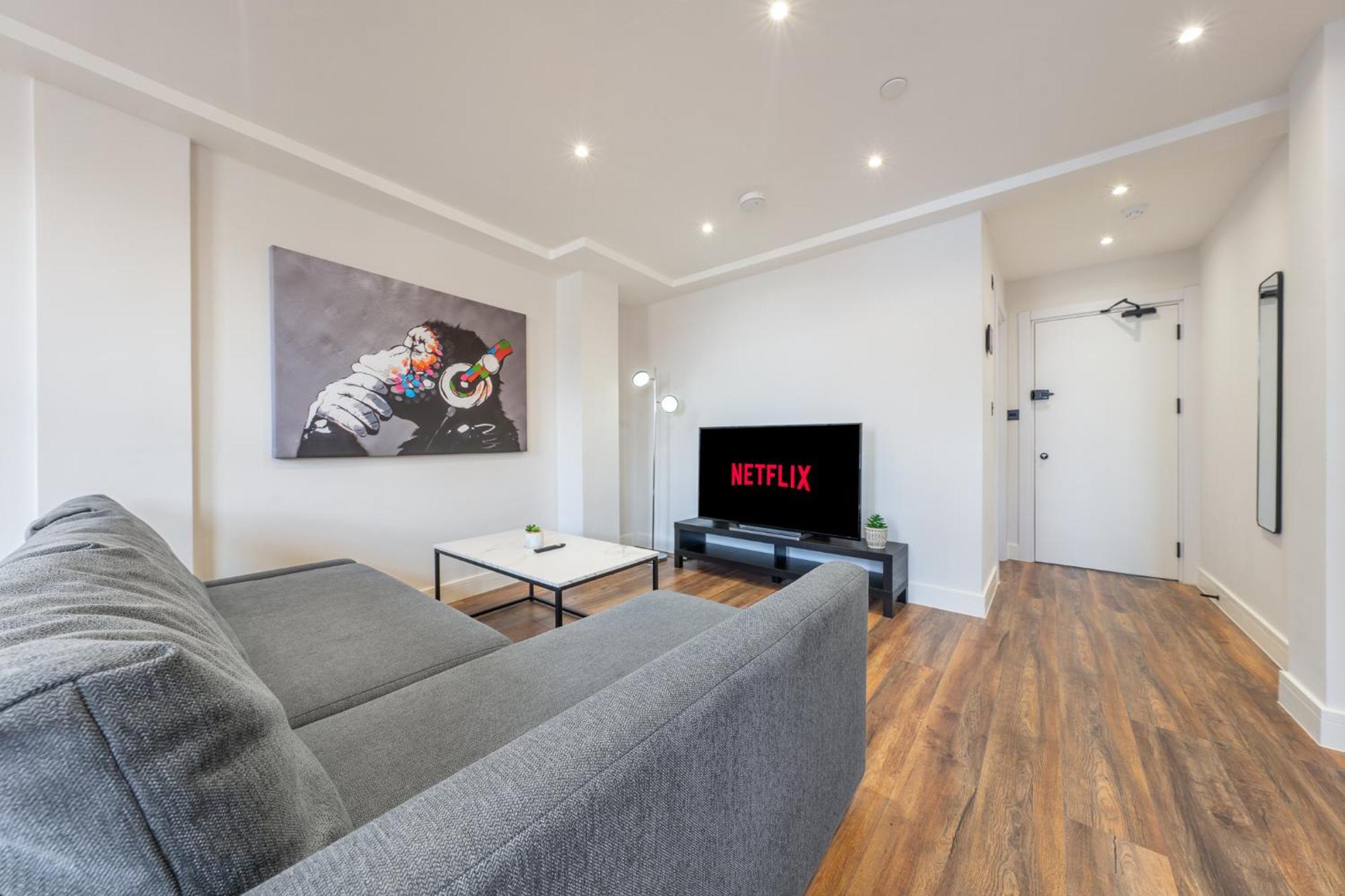 6 - West Brand New Loft * London