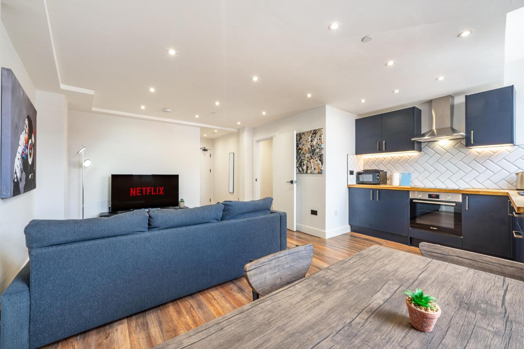 6 - West Brand New Loft * London