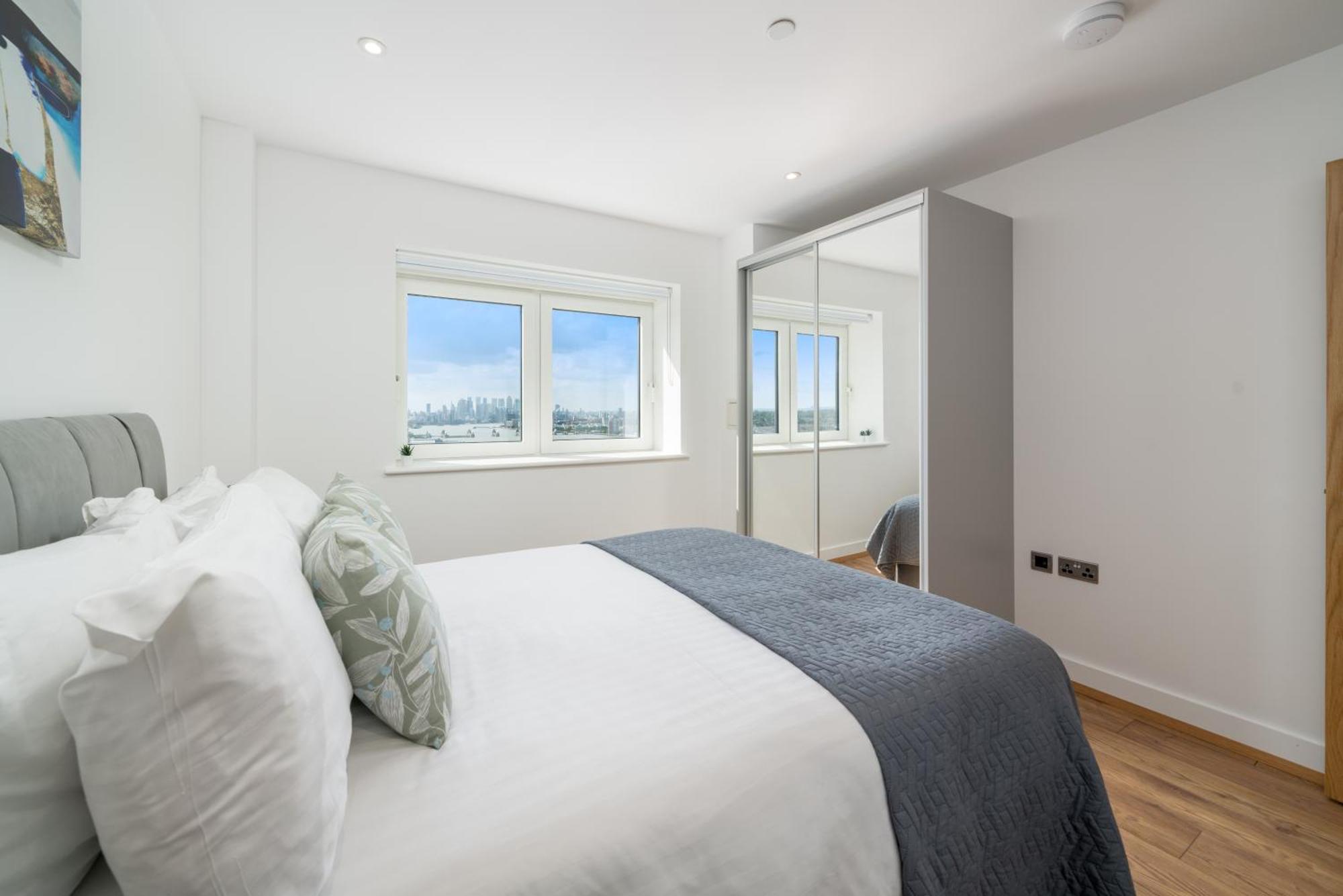 Skyvillion: Riverside With Views *