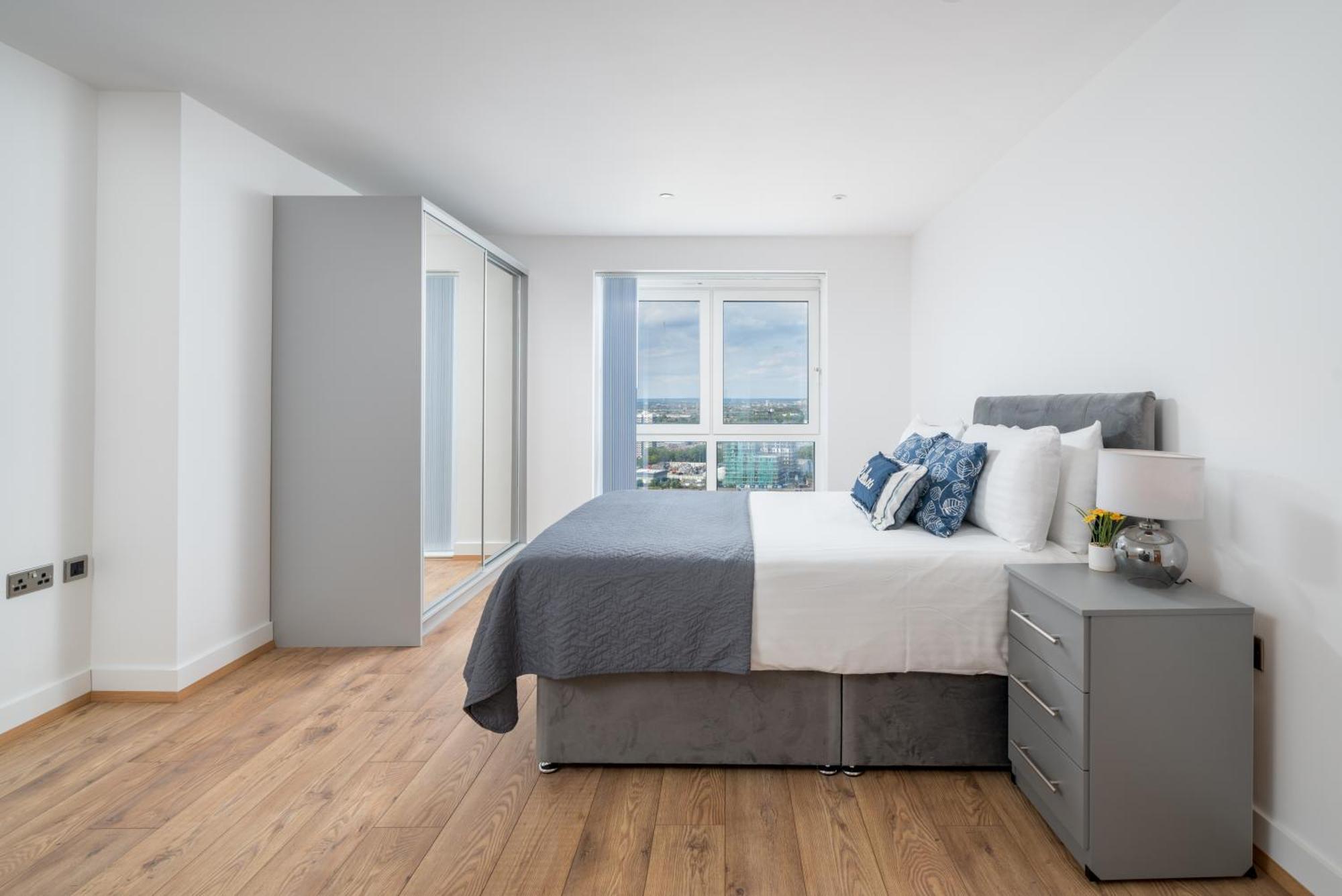 Skyvillion: Riverside With Views Apartment *