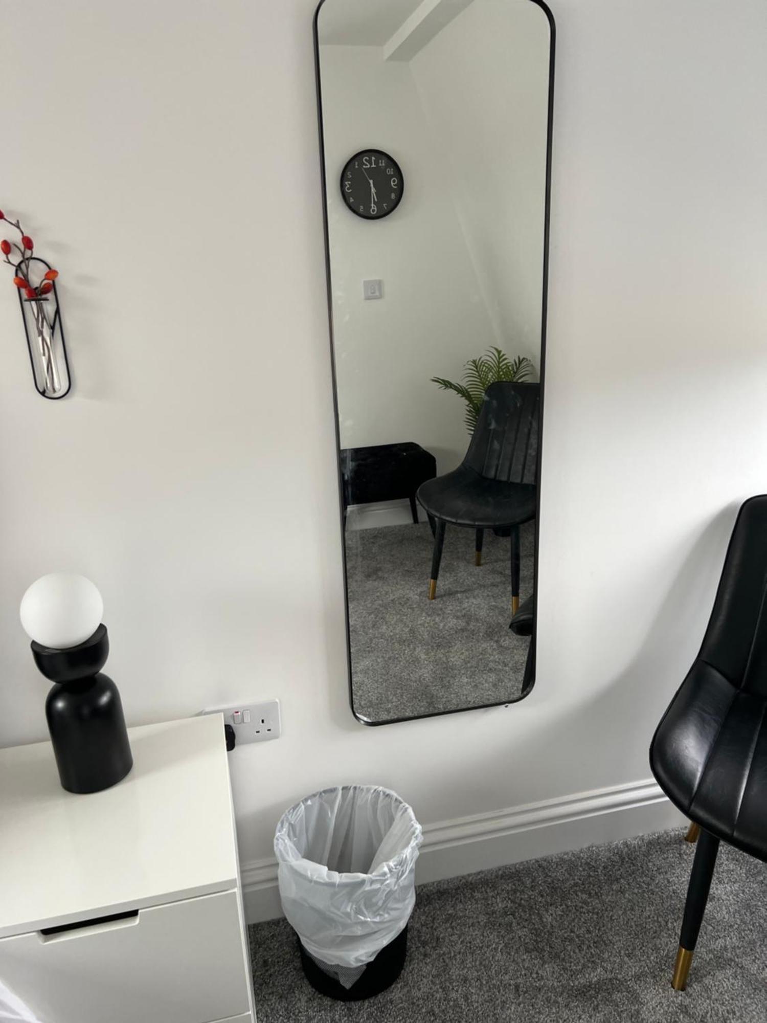 Comfortable - Only 6-mins Walk From Underground Station Privatunterkunft *